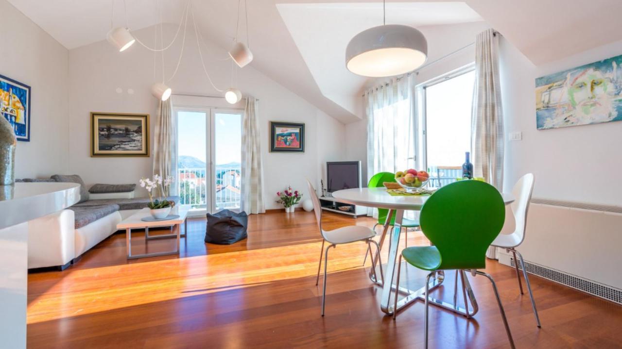 Apartment Mav